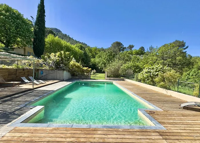 Gite Dans Bastide Provencale, Piscine & Sauna