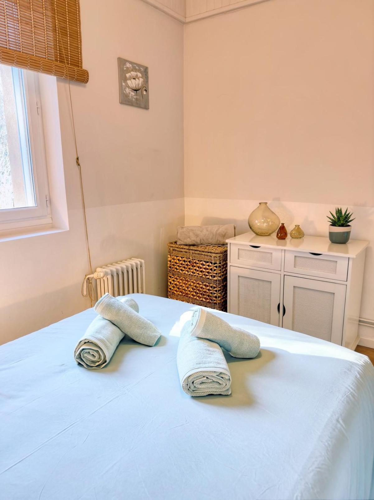 Dans Bastide Provencale, Piscine & Sauna Auriol